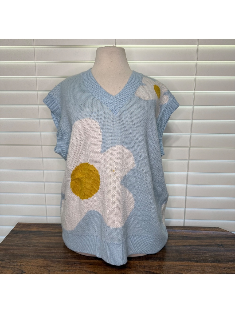 SHEIN Light Blue Floral Knit Sweater Vest Size L